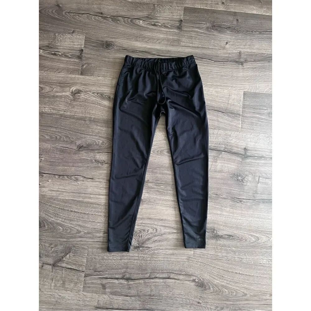 Rei Women’s elastic waist leggings size Small